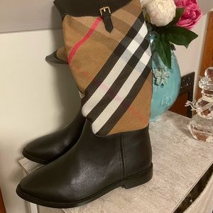 Burberry boots